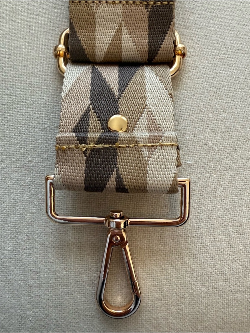 Pom Pom London Adjustable Geometric Bag Strap in Neutral Tones - Picture 3 of 5